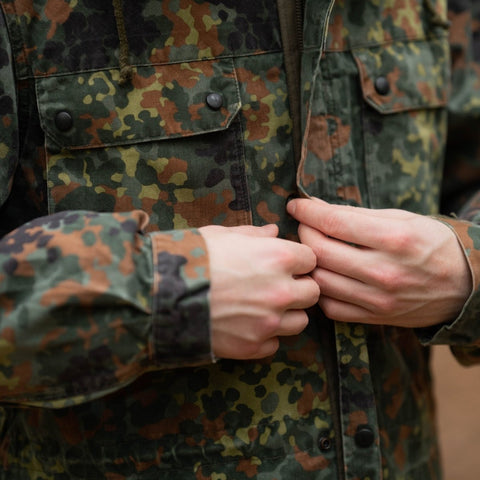 Jackets militares vs chaquetas civiles: ¿Cuál es la diferencia?