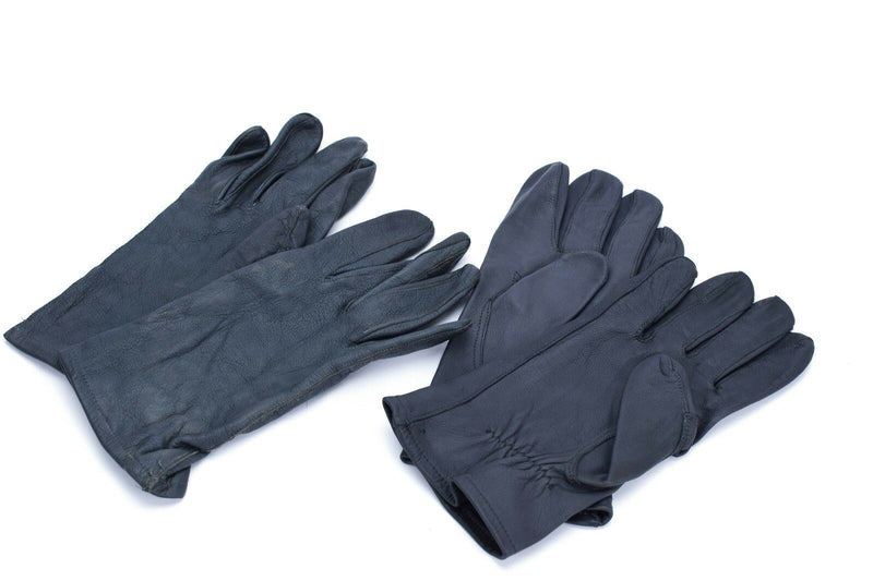 Guantes del ejército alemán original. BW emitió guantes militares gris de cuero genuino