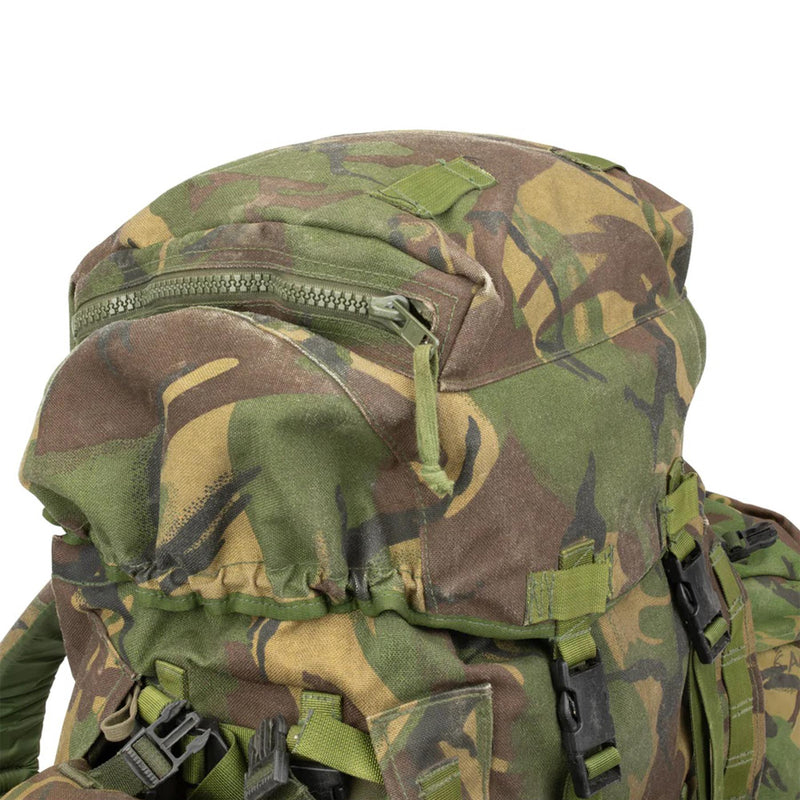 Mochila táctica británica original bosque camuflaje 90 litros laterales