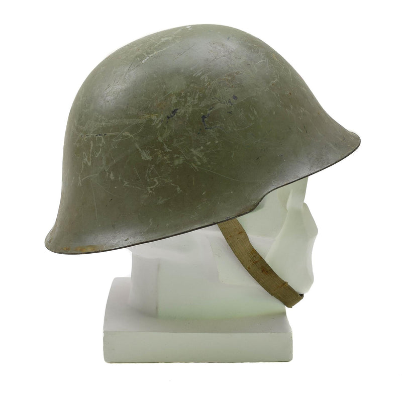 Casco de acero táctico serbio original con revestimiento de engranajes de combate oliva