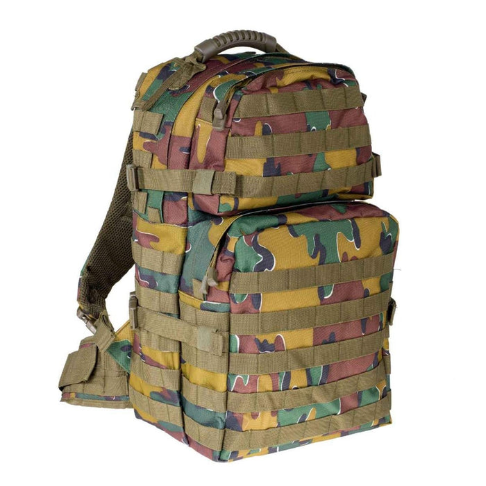 Mochila táctica A.Blochl de 40 litros en camuflaje belga con correas MOLLE y múltiples compartimentos.