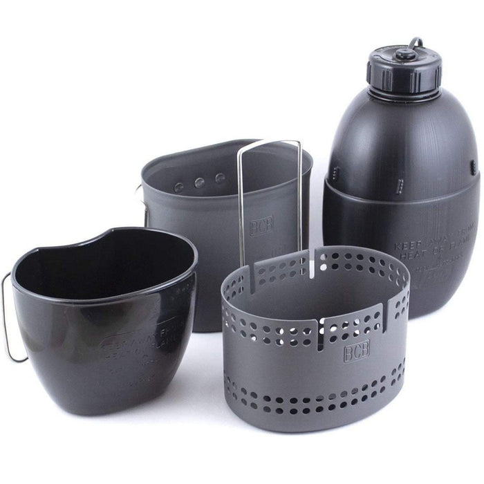 Juego de cocina británico para exteriores BCB Mk2 con taza, hornillo, cantimplora y encendedor NATO en un diseño compacto.