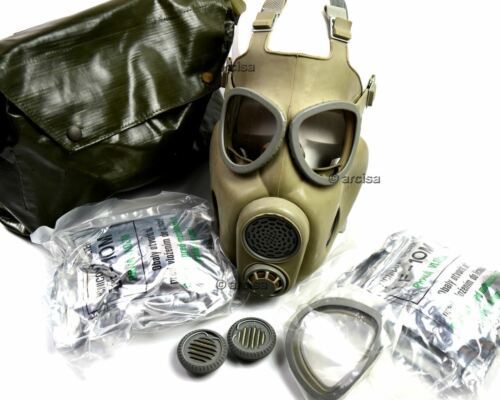 Auténtica máscara de gas militar checoslovaca M-10 con accesorios originales y bolsa de transporte de la época de la Guerra Fría.