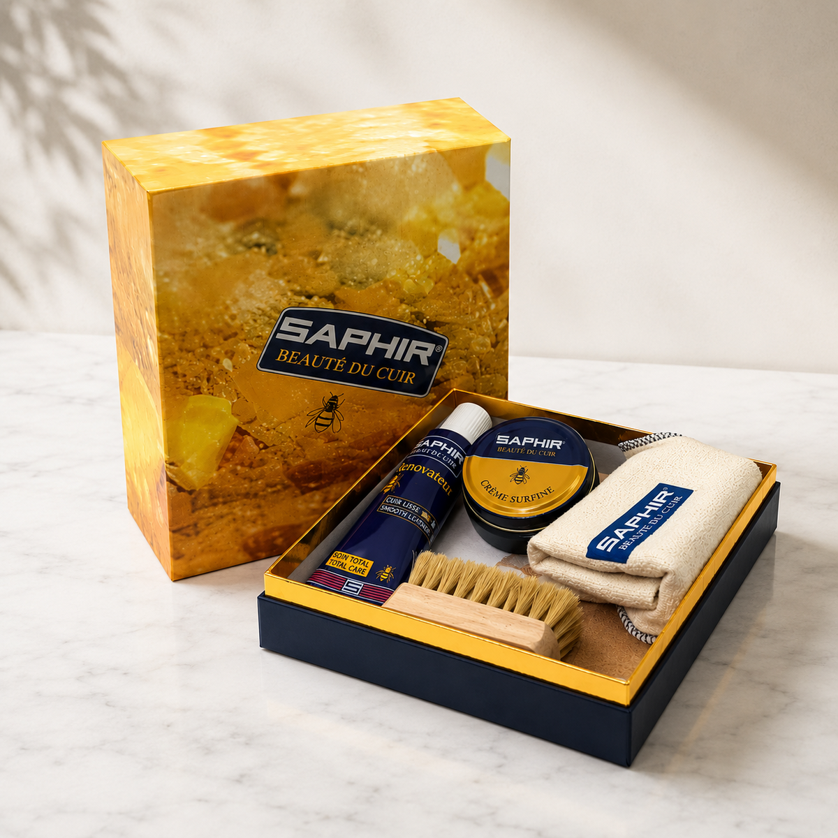 Saphir Box Kit grande para el cuidado del calzado, juego de paños y cepillos para pulir cuero liso