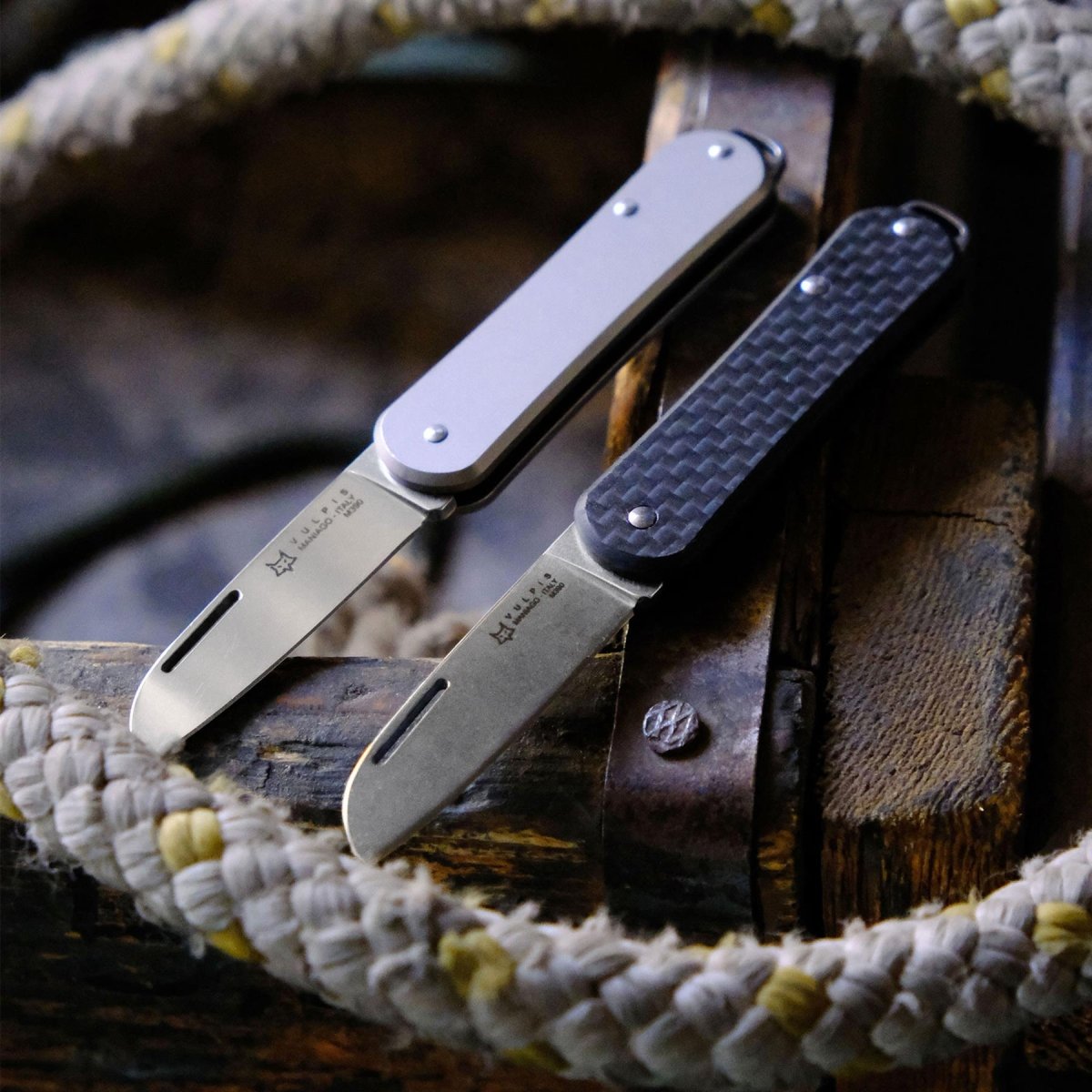 Fox Knives VULPIS FX-VP108 CF Navaja de bolsillo M390 Mango de fibra de carbono de acero