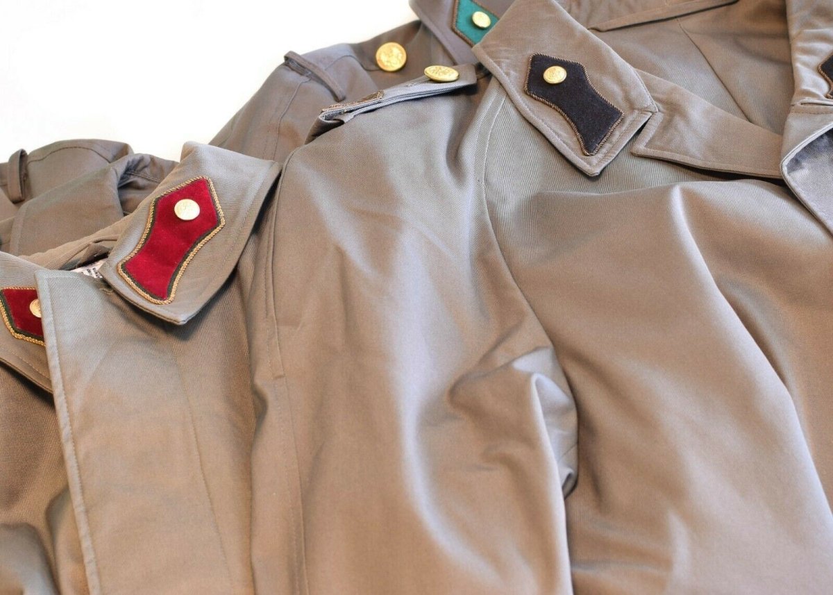 Genuina gabardina del ejército austriaco Problema militar Long Grey Chaqueta