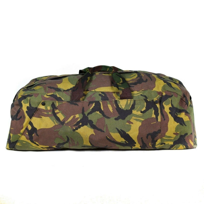 Bolsa de lona de fin de semana de camuflaje forestal DPM del ejército holandés genuina con cremallera y asas de transporte para un uso versátil