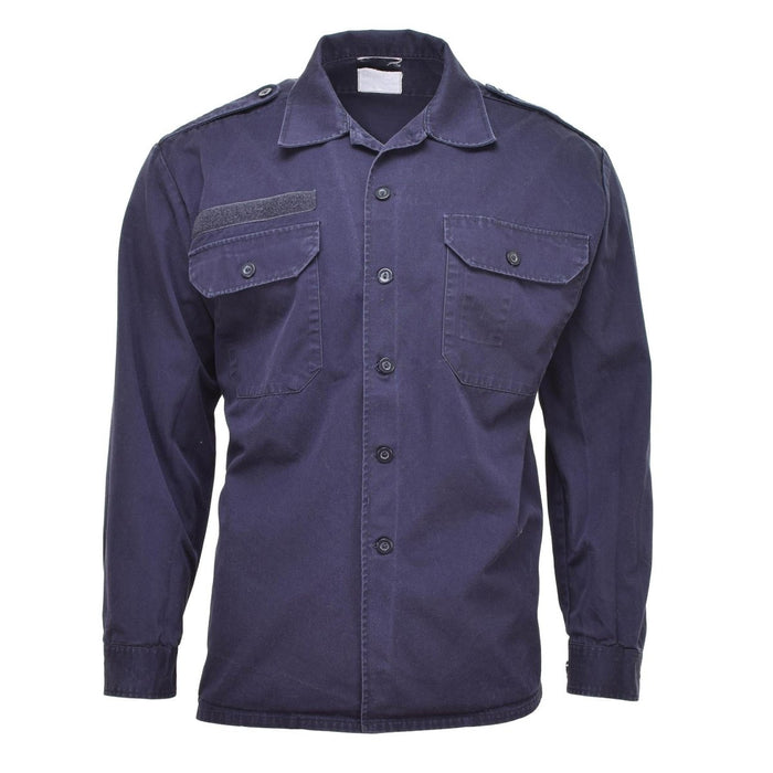 Camisa azul marino del ejército holandés de manga larga con bolsillos abotonados, puños y charreteras en los hombros. Chaqueta militar excedente.