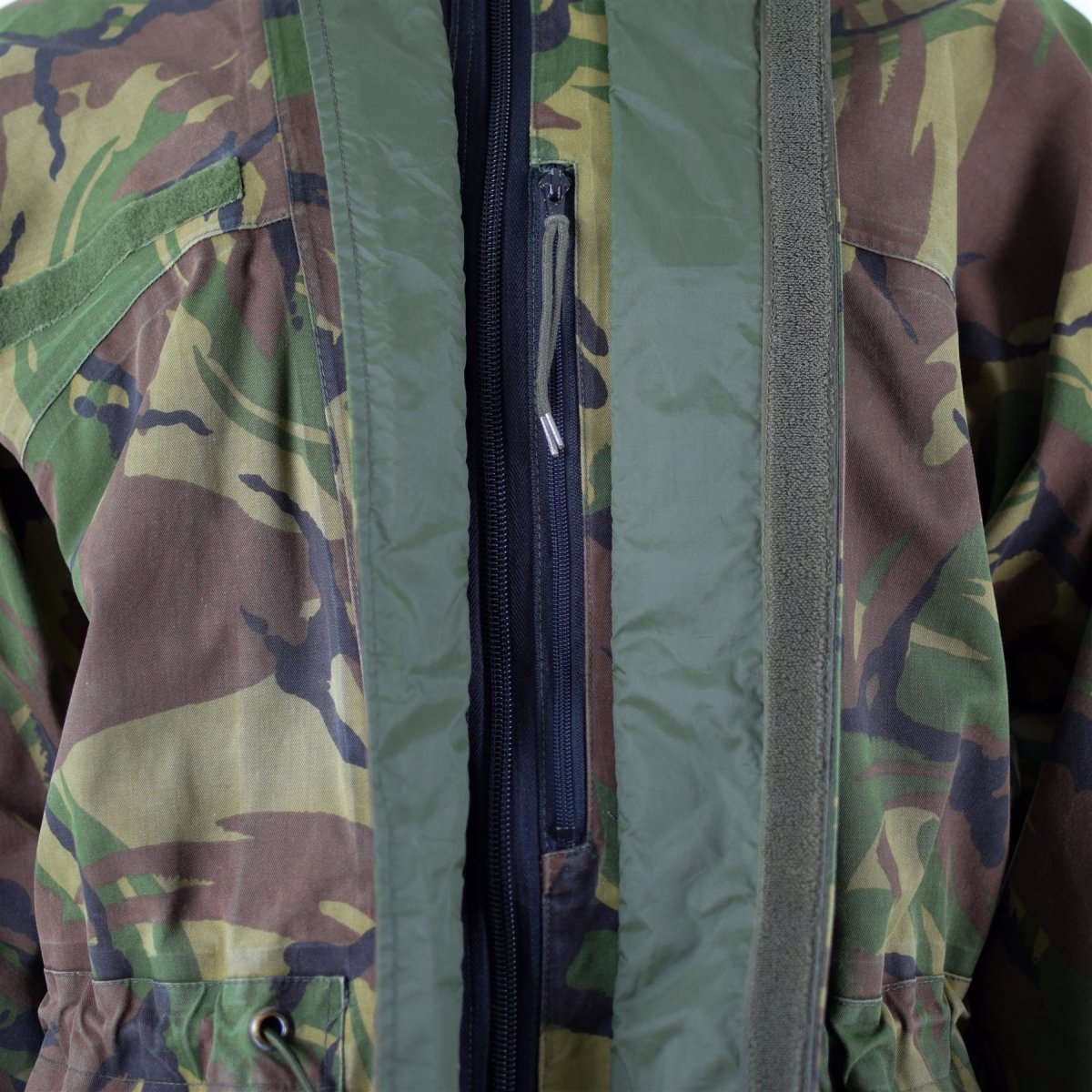 Parka de combate bilaminada impermeable auténtica del ejército holandés camuflaje DPM