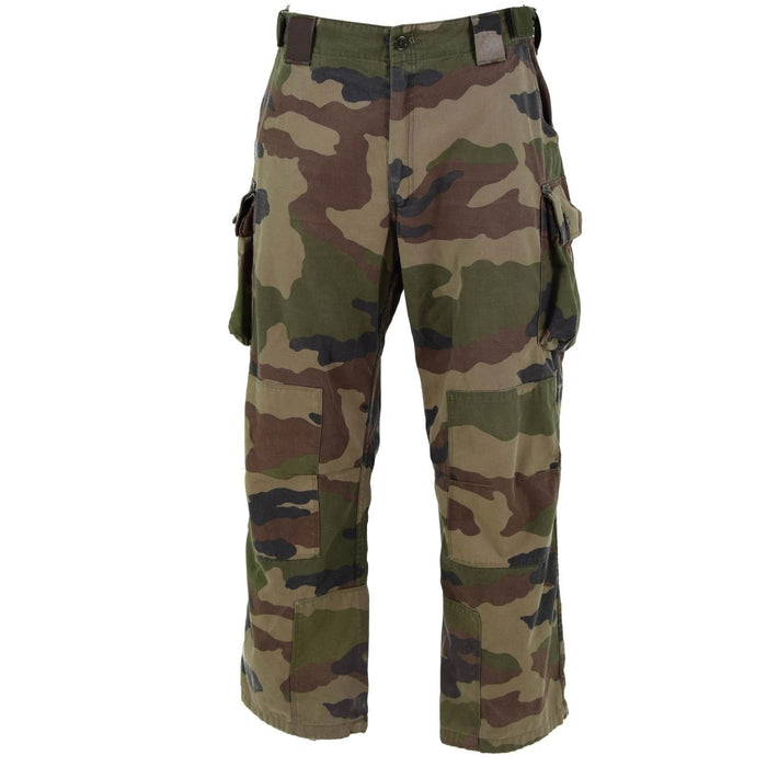 Pantalones de combate de camuflaje FELIN CCE auténticos del ejército francés confeccionados con tela ripstop duradera y características de ajuste ajustable.
