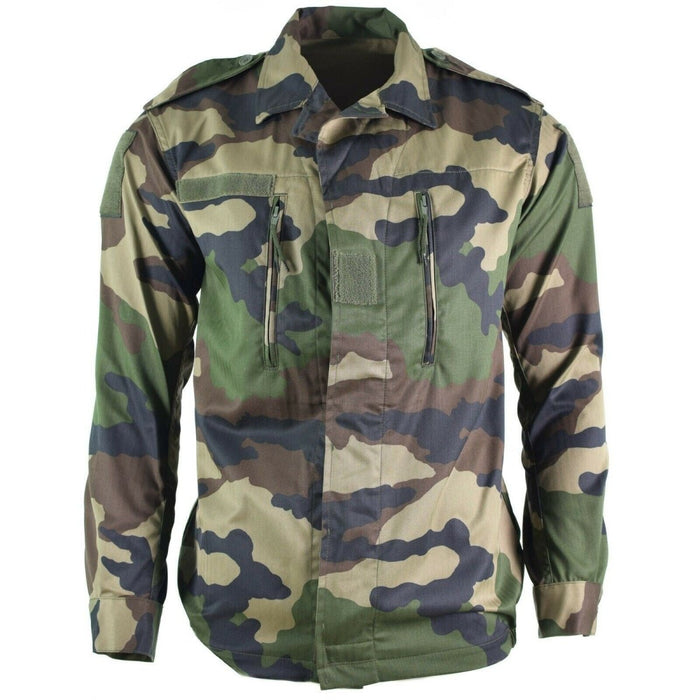 Chaqueta de combate F2 del ejército francés con estampado de camuflaje CCE, múltiples bolsillos y diseño de tejido militar duradero