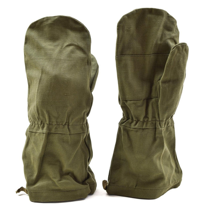 Par de manoplas genuinas de algodón verde oliva del ejército francés diseñadas para ropa de trabajo de invierno duradera y condiciones adversas.