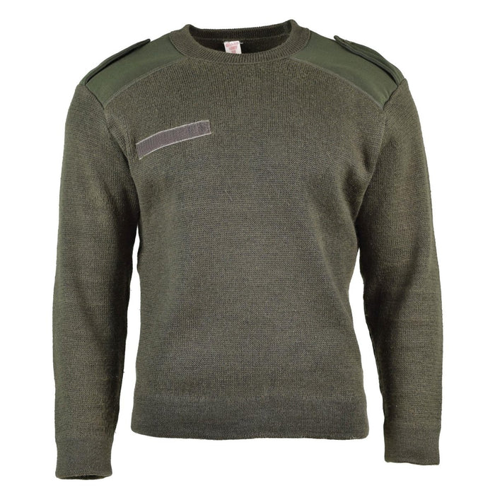 Auténtico jersey comando verde oliva del ejército francés con cuello redondo, mezcla de lana, hombros y codos reforzados para mayor durabilidad.