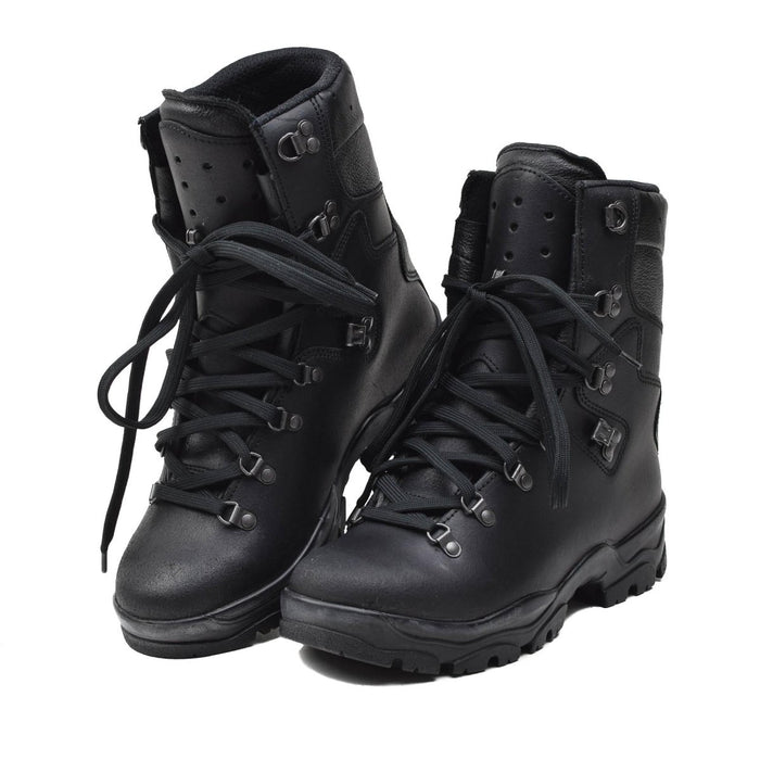 Par de botas guardabosques Felin militares francesas genuinas de color negro con forro de Gore-Tex y suela de tracción duradera.