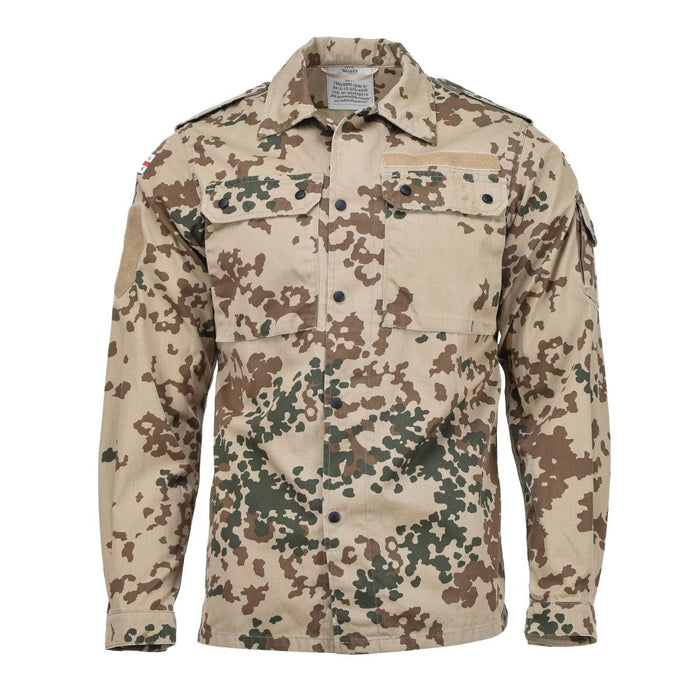 Blusa de campaña genuina del ejército georgiano con patrón de camuflaje Tropentarn para uso táctico y al aire libre en ambientes cálidos y áridos.