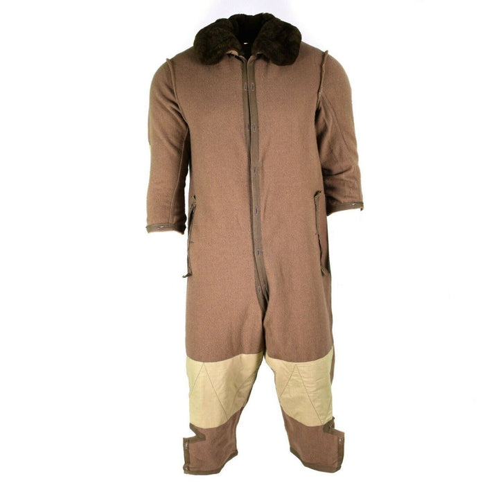 Traje interior genuino del ejército italiano con cremallera frontal, cuello de piel, rodillas acolchadas y diseño de mono militar duradero.