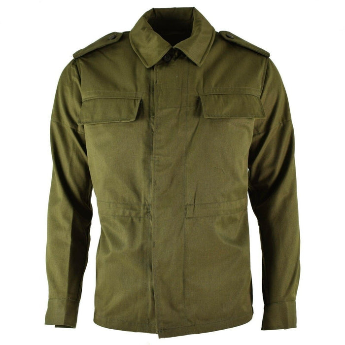 Chaqueta de campo vintage M85 del ejército checo en verde oliva con botones en la parte delantera y múltiples bolsillos, confeccionada en tela duradera.