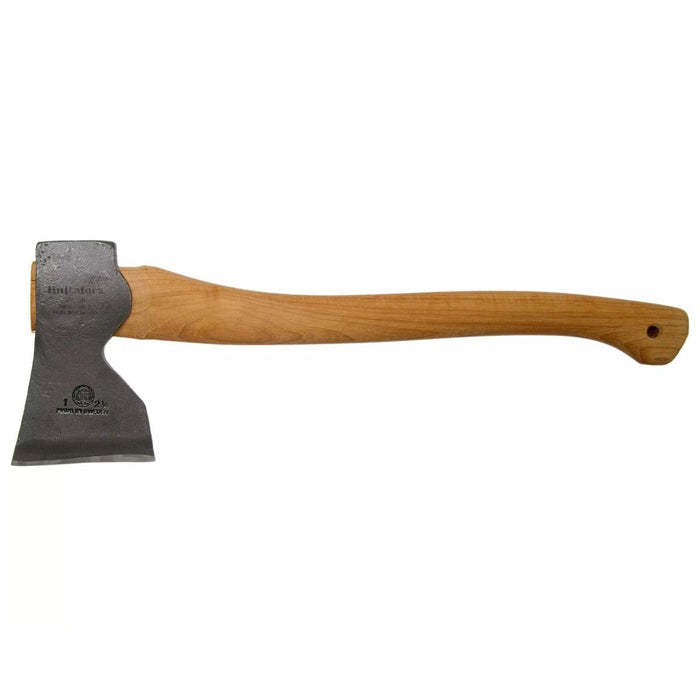 Hacha de carpintero Hultafors con hoja de acero al carbono y mango curvo de madera de nogal duradero para tareas de carpintería de precisión