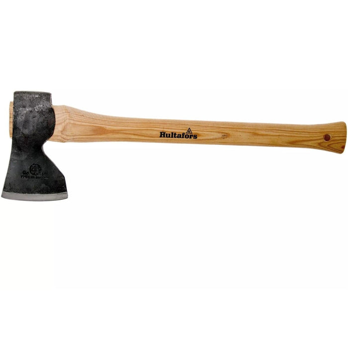 Hacha de carpintero Hultafors Stalberg forjada a mano con cabeza de acero al carbono y mango de madera para uso en exteriores y camping