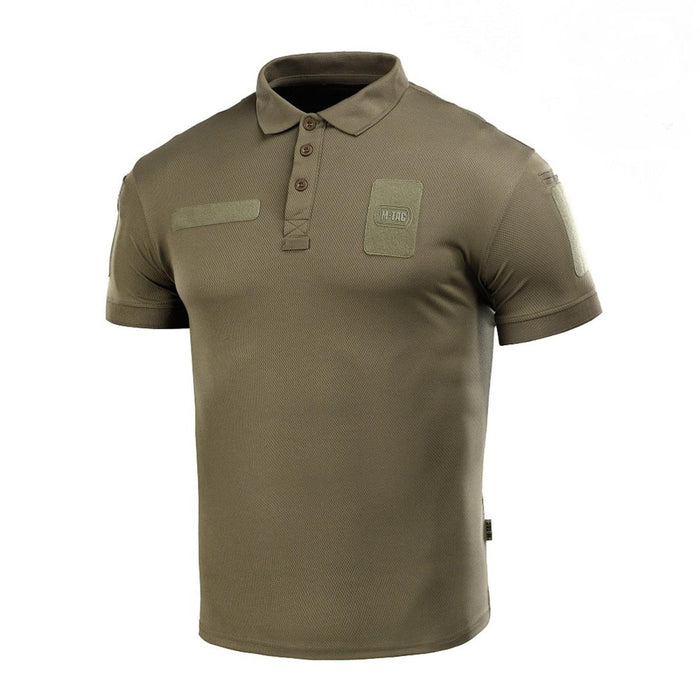 Polo táctico de estilo militar M-TAC de color verde oliva con tejido ligero y transpirable y parches de velcro.
