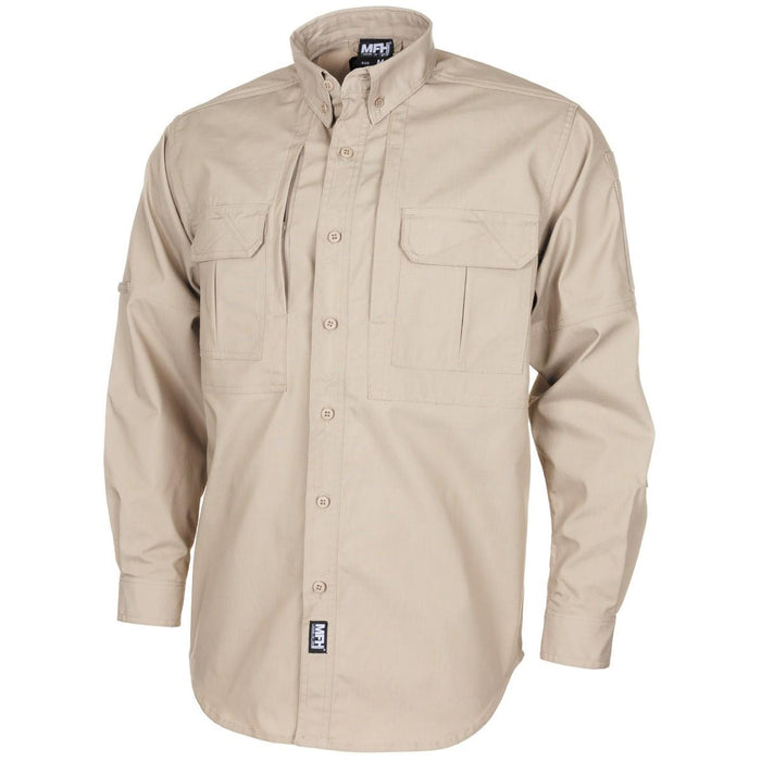 Camisa táctica estilo militar caqui MFH con tejido ripstop, diseño liviano, cierre de botones y bolsillos en el pecho.