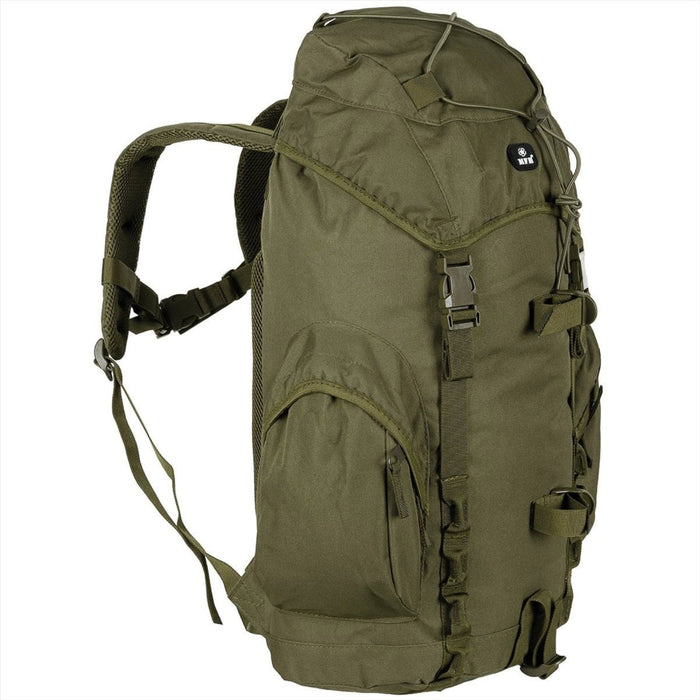 Mochila táctica MFH Recon III 35L verde oliva con espalda acolchada, correas ajustables y múltiples compartimentos para uso en exteriores