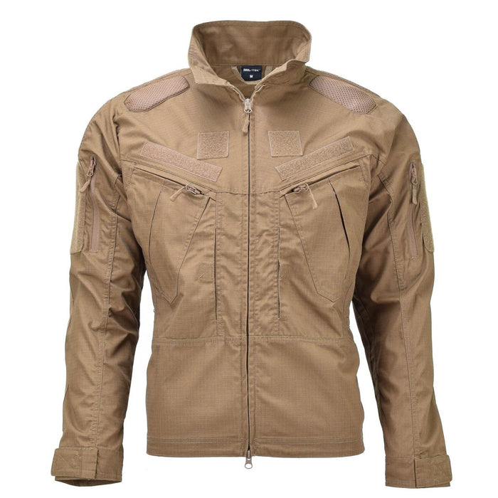 Chaqueta táctica estilo militar Mil-Tec ripstop marrón coyote oscuro con bolsillos con cremallera y codos reforzados.
