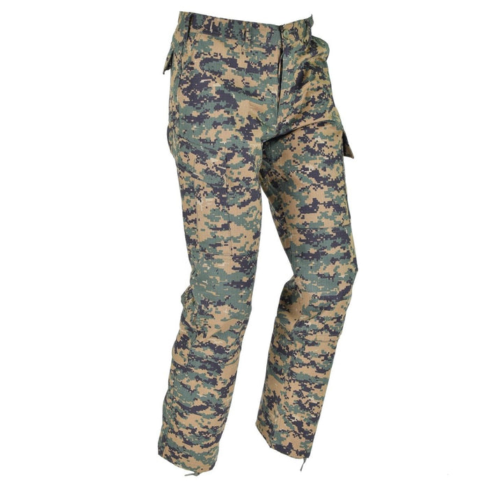 Pantalones de camuflaje digital Woodland estilo ejército de EE. UU. de Mil-Tec con tejido ripstop duradero y múltiples bolsillos cargo para uso en exteriores.
