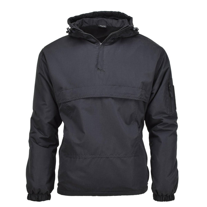Chaqueta anorak militar alemana MIL-TEC negra con forro polar, capucha, cortavientos y múltiples bolsillos, diseñada para uso en exteriores.