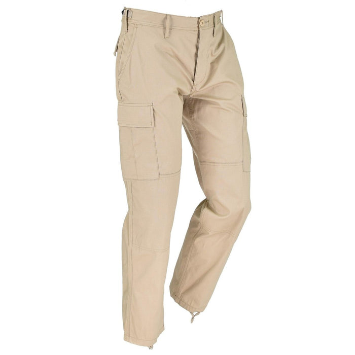 Pantalones de campo caqui Mil-Tec estilo ejército de EE. UU. para hombre con bolsillos cargo y puños ajustables para mayor durabilidad y comodidad.