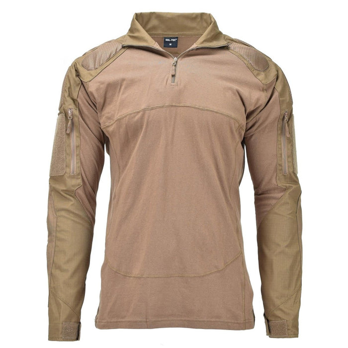 Camisa de combate táctica estilo militar Mil-Tec en coyote oscuro con hombros acolchados y bolsillos con cremallera en los brazos.