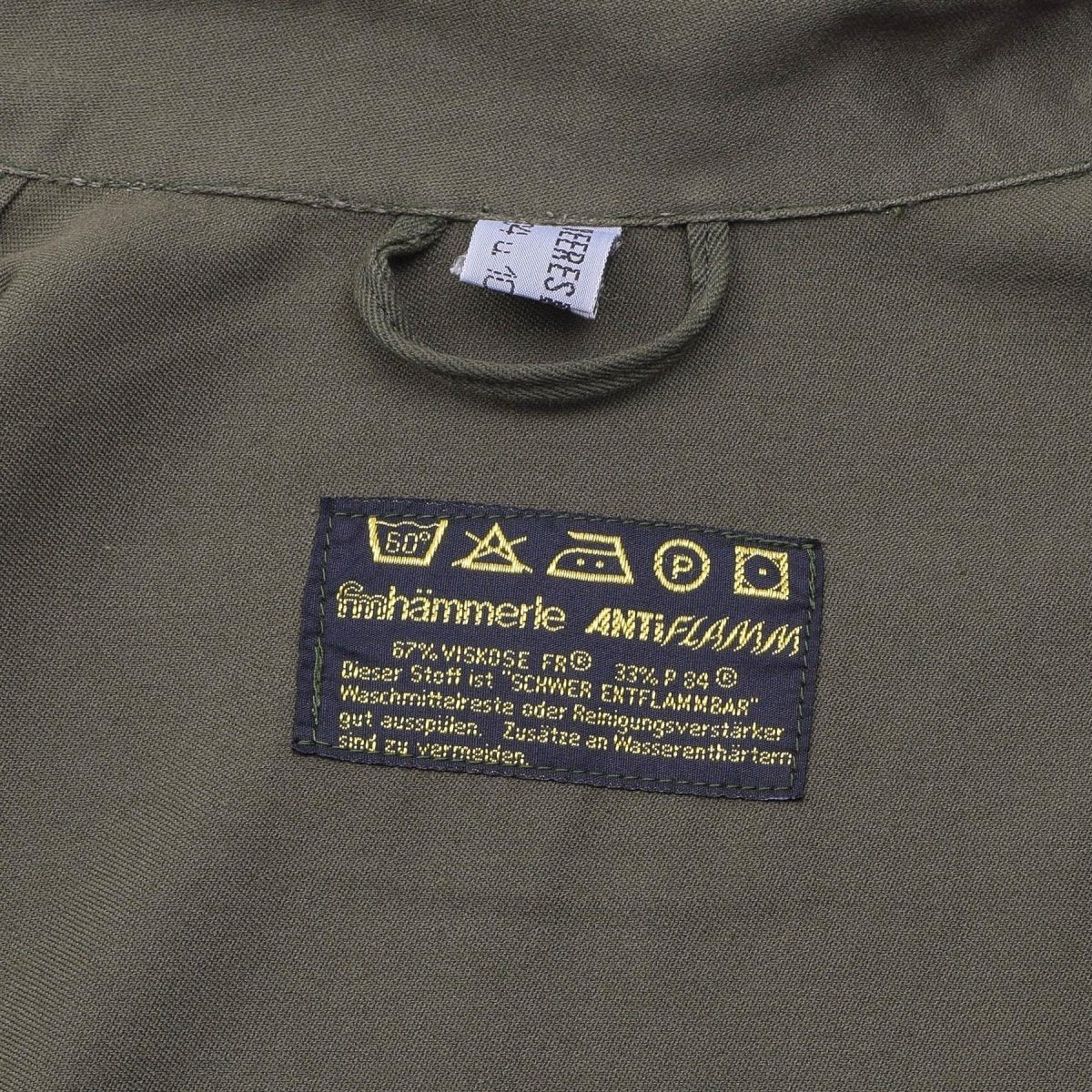 Vestido de camisa de manga larga de oliva militar austriaca original