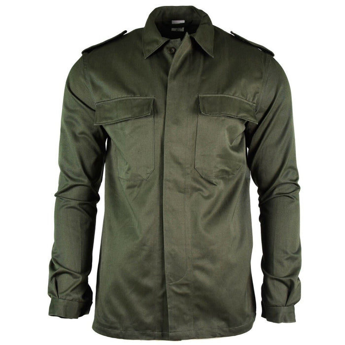 Chaqueta de campo original del ejército belga en color verde oliva con bolsillos en el pecho, charreteras, puños abotonados y tejido de algodón duradero.