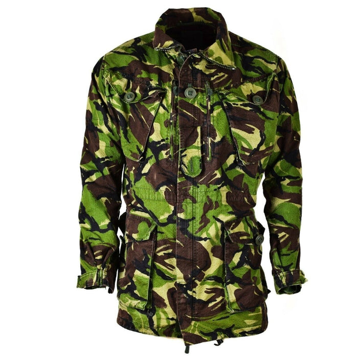 Chaqueta estilo bata de combate en la jungla DPM del ejército británico original en tejido antidesgarros duradero con múltiples bolsillos y ajuste ajustable