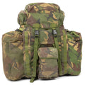 Mochila táctica británica original bosque camuflaje 90 litros laterales