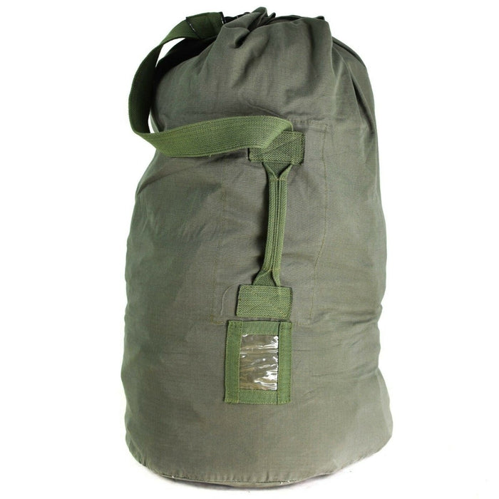 Original bolso de lona militar holandés en color verde oliva, 100 litros de capacidad, lona resistente antidesgarro con correas de transporte.
