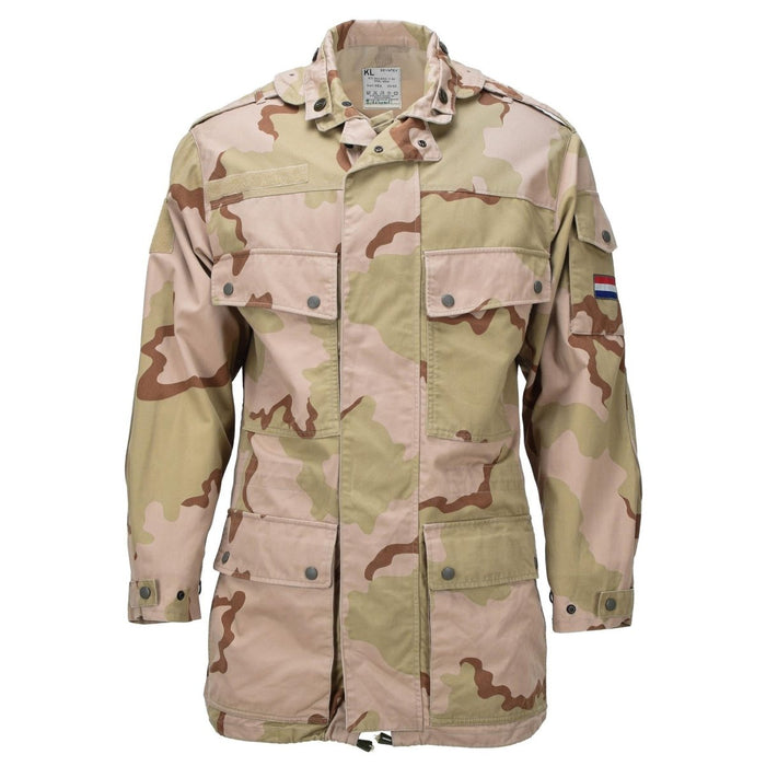Abrigo de campo militar holandés original con puños ajustables y dobladillo en camuflaje del desierto - GoMilitar