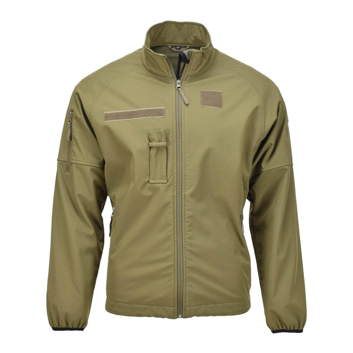 Chaqueta softshell original del ejército holandés en color oliva con bolsillos con cremallera y axilas ventiladas para transpirabilidad y durabilidad.