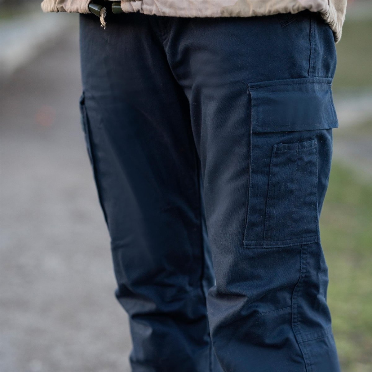 Pantalones militares de trabajo militar holandés originales de rodillas reforzadas bolsas de carga azul