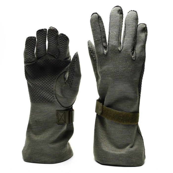 Guantes de piloto originales Nomex del ejército alemán en color gris con material resistente al fuego y puntas de los dedos con agarre reforzado.