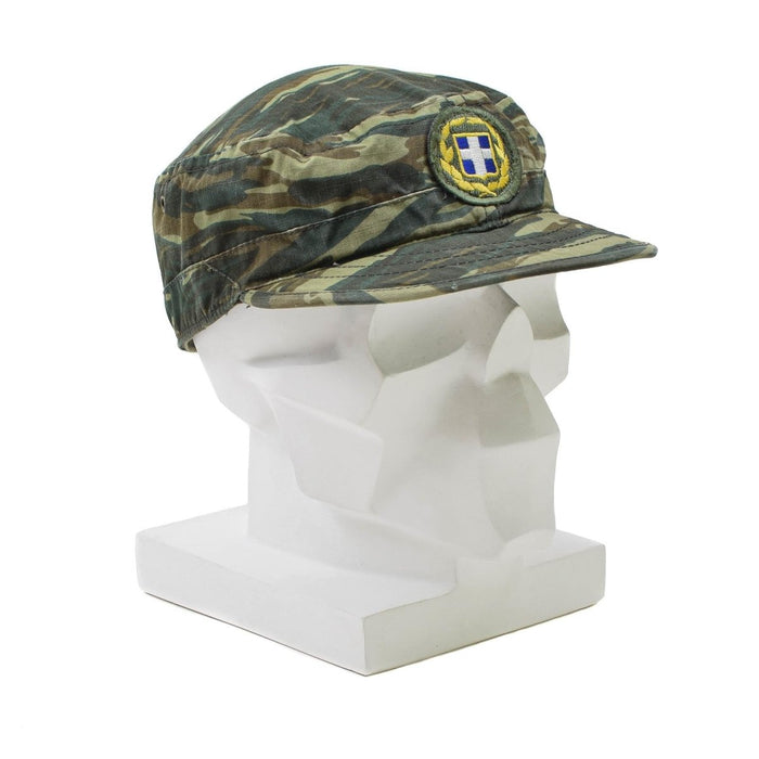 Gorra de campo del ejército griego con estampado de camuflaje de lagarto y tejido ripstop ligero y transpirable para uso en verano.