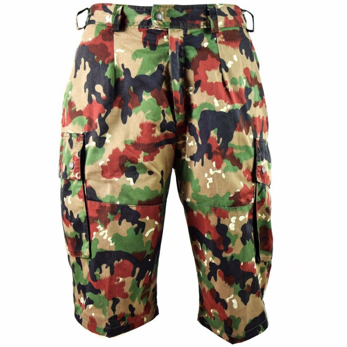 Pantalones cortos originales del ejército suizo M83 campo de combate Alpenflage TAZ 83 Camo pantalones cortos cargo - GoMilitar