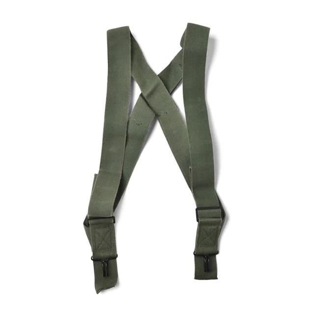 Tirantes militares M1950 genuinos de color verde oliva con arnés de hombro ajustable y clips de metal para soporte de pantalones.