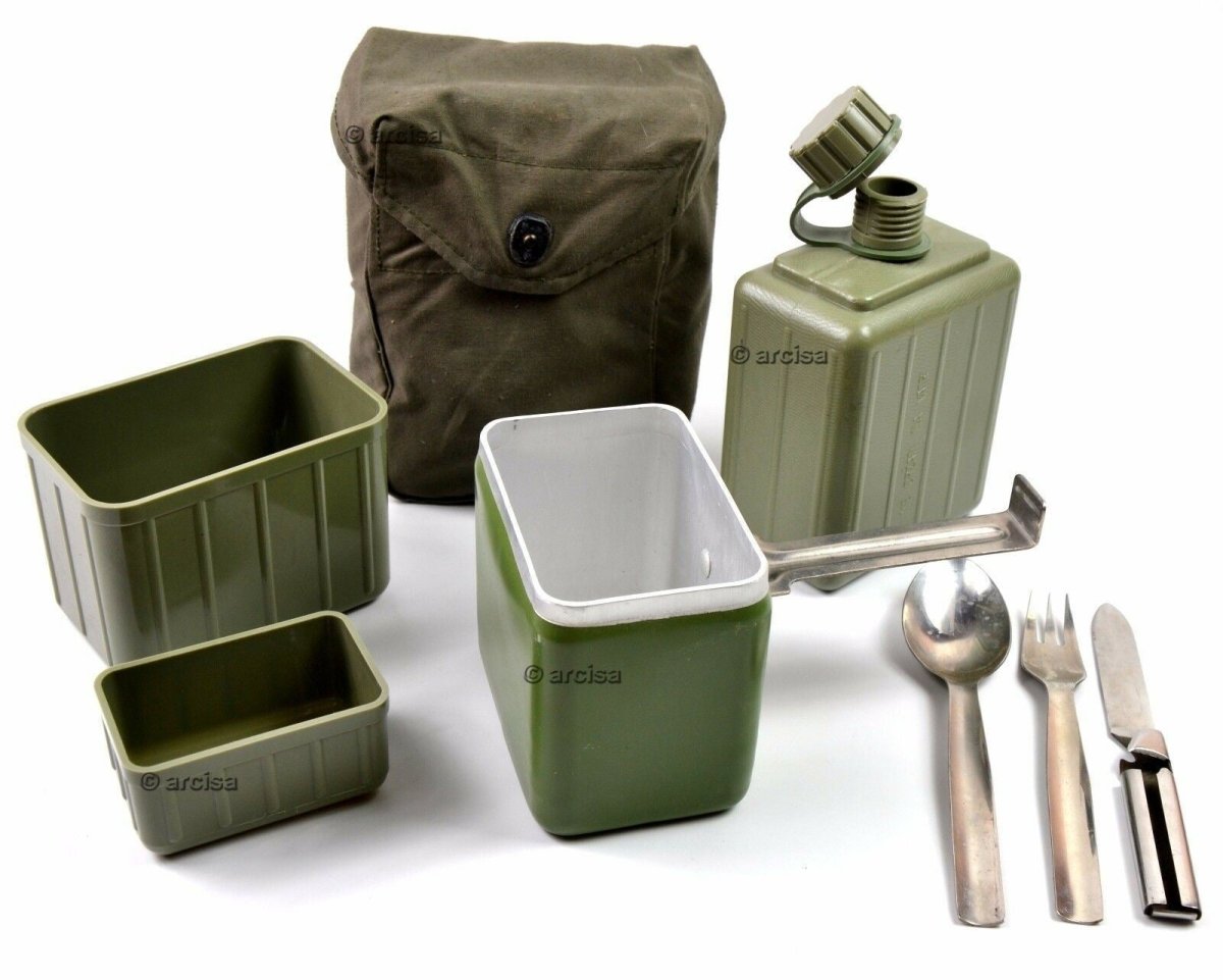Kit de desorden yugoslavo original. Kit de desorden militar del ejército Cantenserio de cantinero