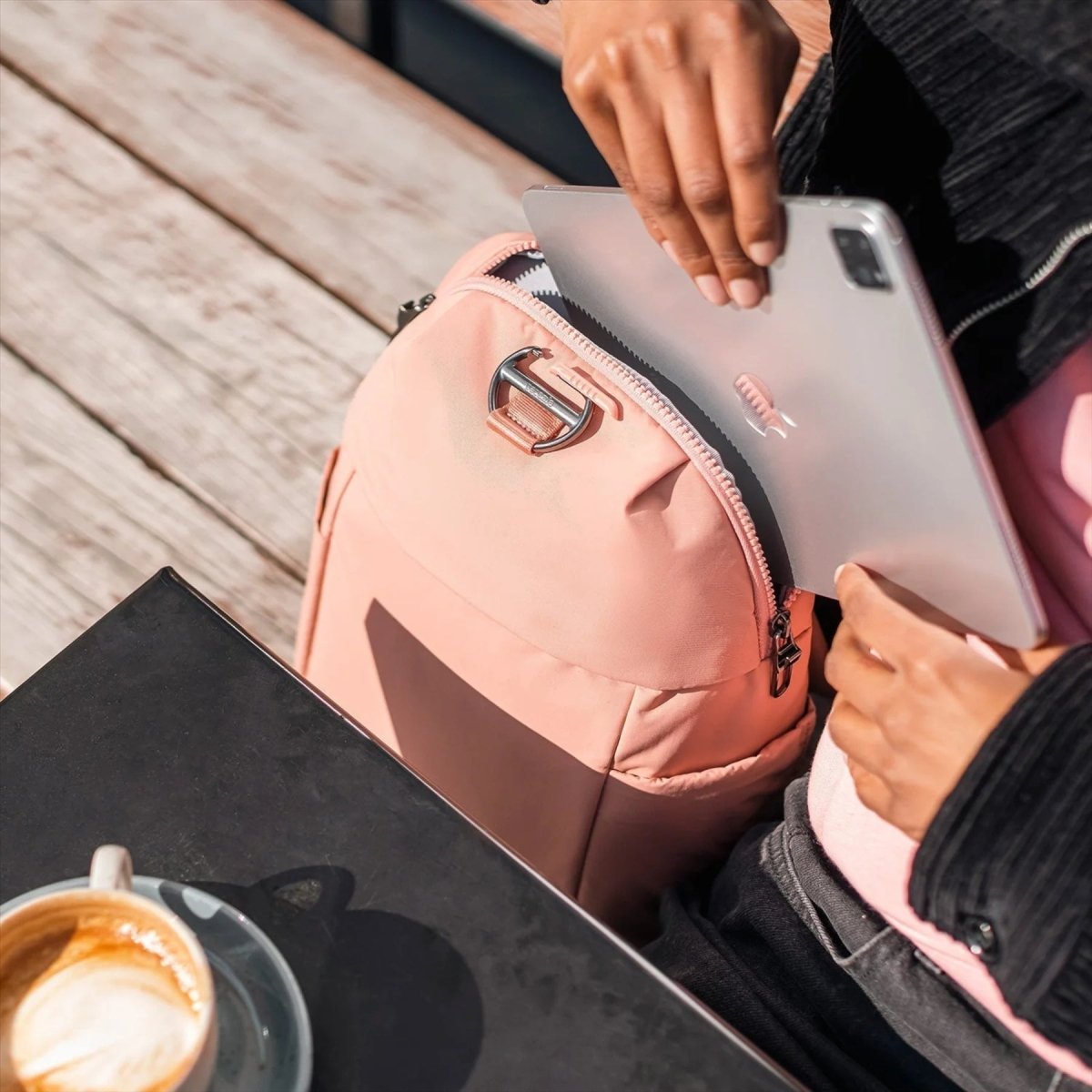 Mochila antirrobo Pacsafe Citysafe CX de 8 L pequeña RFID resistente al agua