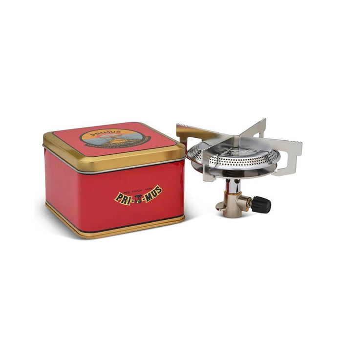 Primus ClassicTrail Stove Quemador de camping de llama ancha de 130 con diseño resistente de cuatro cápsulas y caja de almacenamiento compacta de metal rojo.