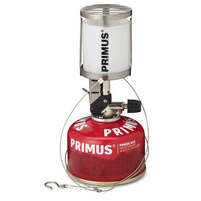 Linterna de camping portátil Primus Micron con bombona de gas roja, compacta y brillo ajustable para senderismo y mochilero.
