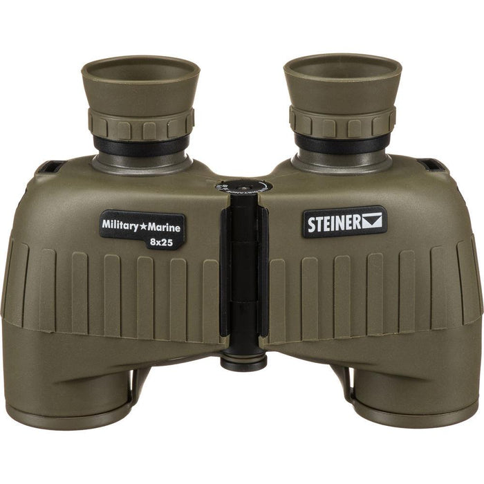 Prismáticos Steiner Military Marine 8x25 color oliva resistentes con enfoque automático diseñados para uso en exteriores y marinos.