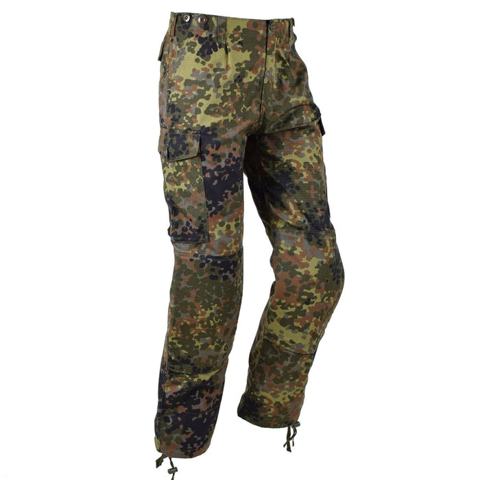 Pantalones de combate cargo de camuflaje flecktarn estilo ejército alemán TACGEAR con tejido ripstop y múltiples bolsillos para uso táctico.